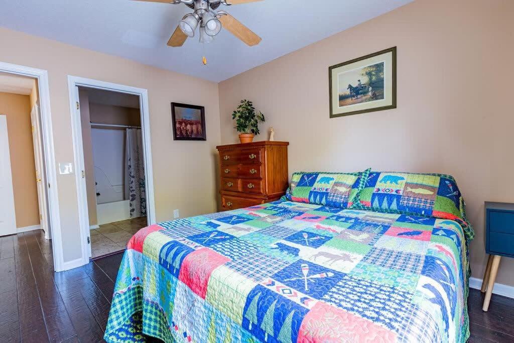 Cozy Pigeon Forge Home W Hot Tub Near River Exterior foto