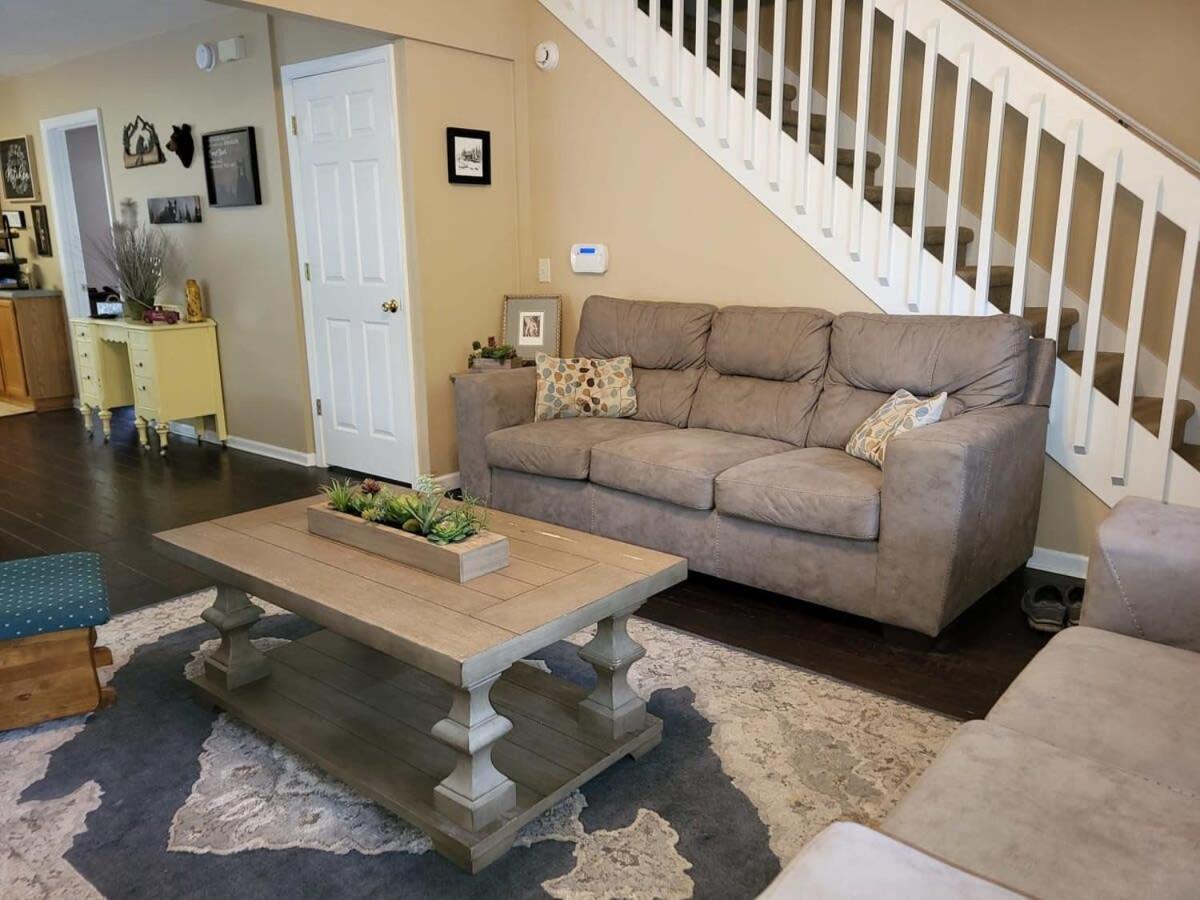 Cozy Pigeon Forge Home W Hot Tub Near River Exterior foto