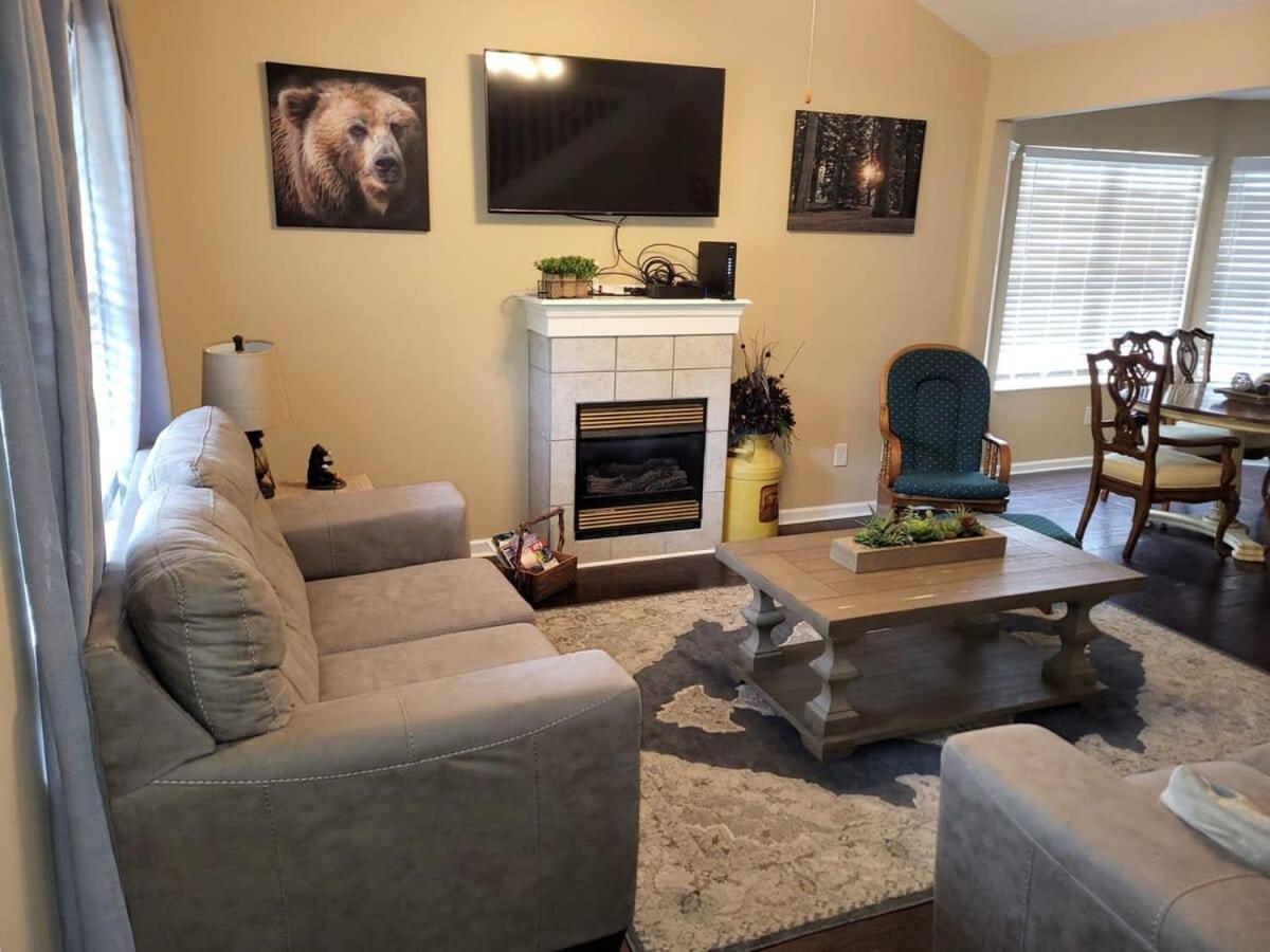 Cozy Pigeon Forge Home W Hot Tub Near River Exterior foto